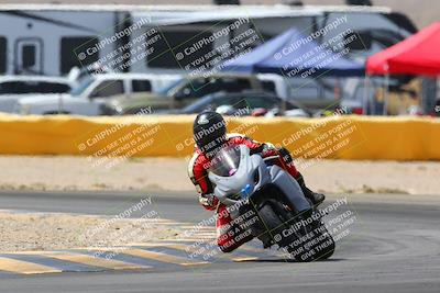 media/Apr-10-2022-SoCal Trackdays (Sun) [[f104b12566]]/Turn 2 (1135am)/